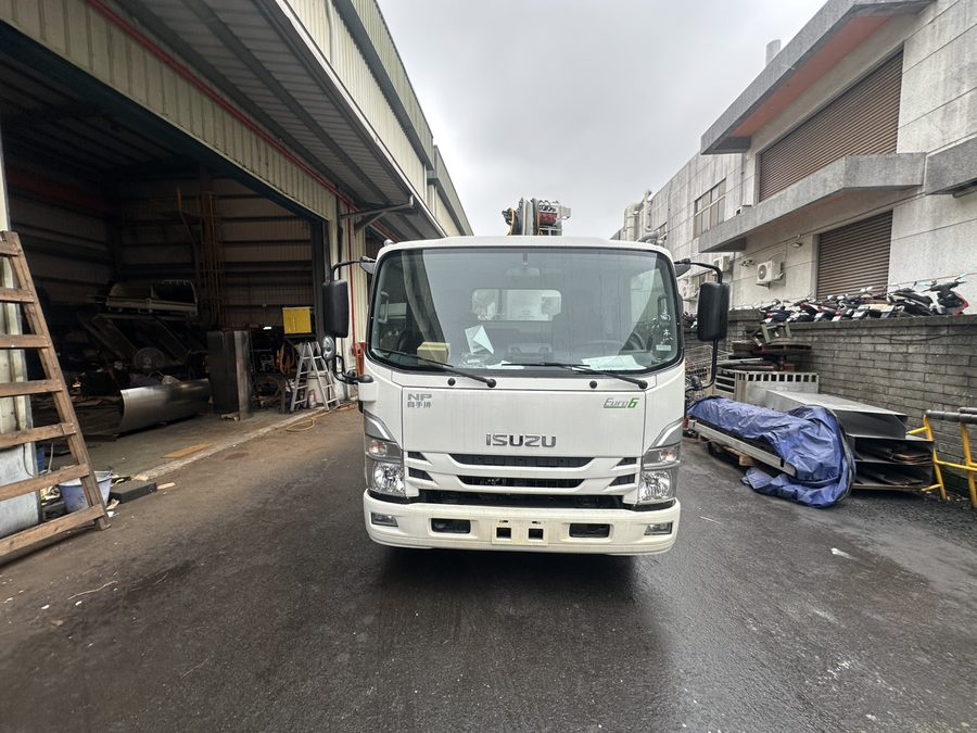 Aichi高空作業車側面照片